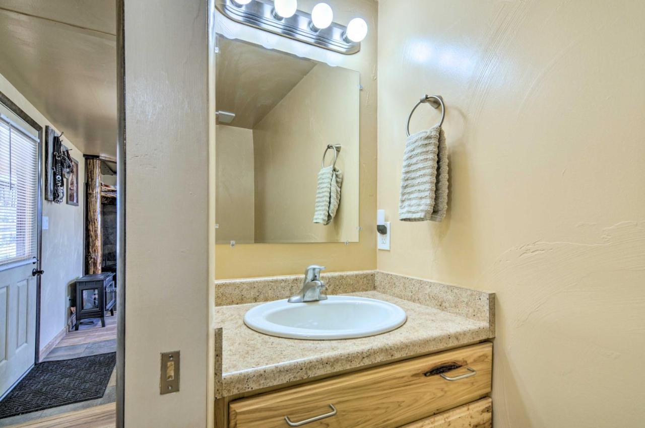 Cozy Home With Canyon Views 2 Mi To Grand Staircase Henrieville 외부 사진
