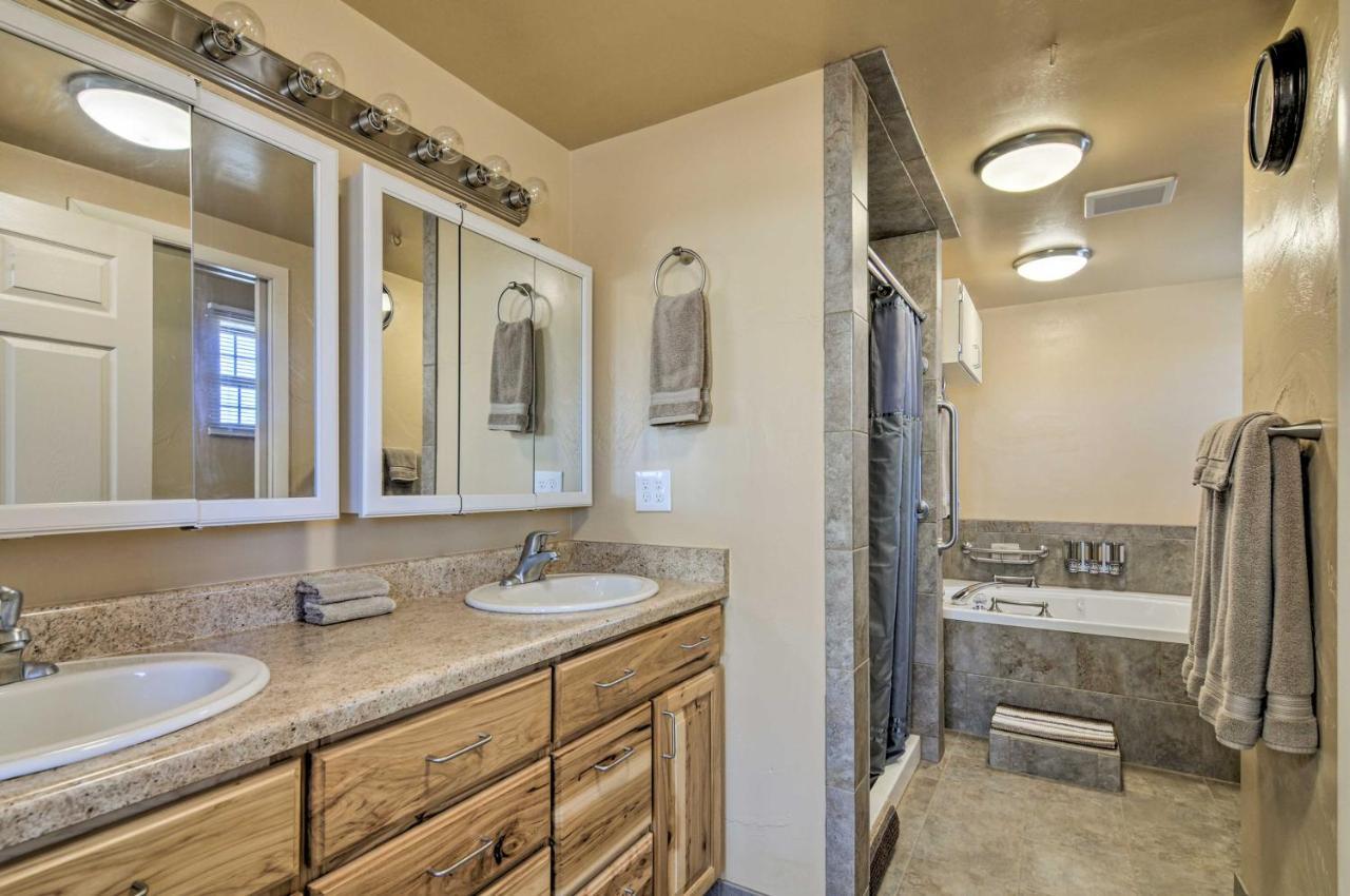 Cozy Home With Canyon Views 2 Mi To Grand Staircase Henrieville 외부 사진